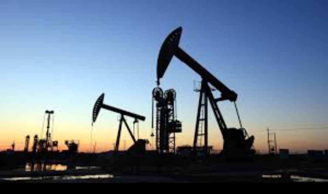 هبوط سعر النفط بسبب مخاوف الركود وقيود الصين لمكافحة كوفيد-19