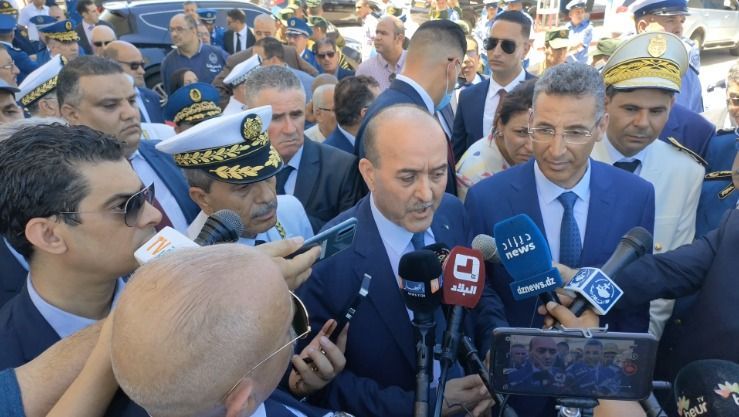 قبل فتح الحدود للمسافرين..جلسة بين وزيري الداخلية التونسي والجزائري