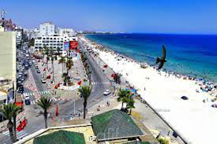 بالتعاون مع البلديات والجمعيات والمنظمات.. تنظيم حملات تحسيسيّة للمصطافين بشاطئ سوسة