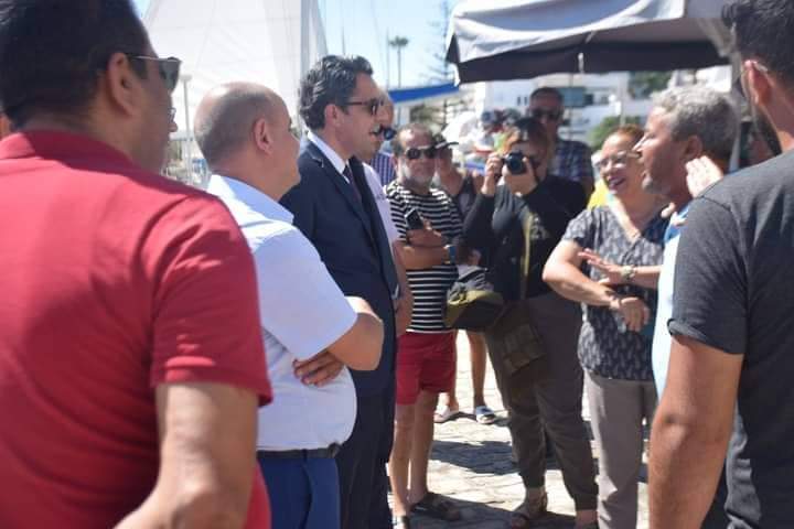  تفاعلا مع ما كتبته " الصباح".. والي سوسة يؤدي زيارة الى مرسى القنطاوي ويلتقي المهنيين وأصحاب المحلات 