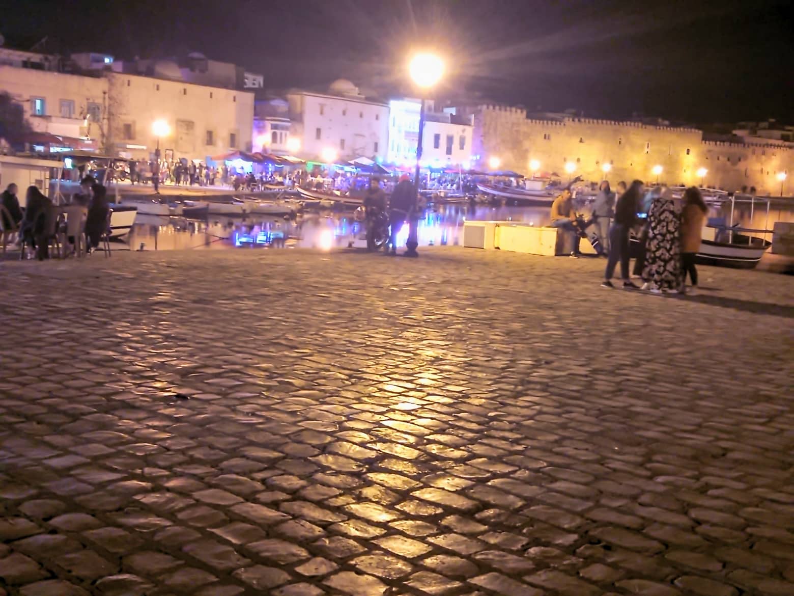 منطقة خاصة بالمترجلين بمحيط المرسى العتيق