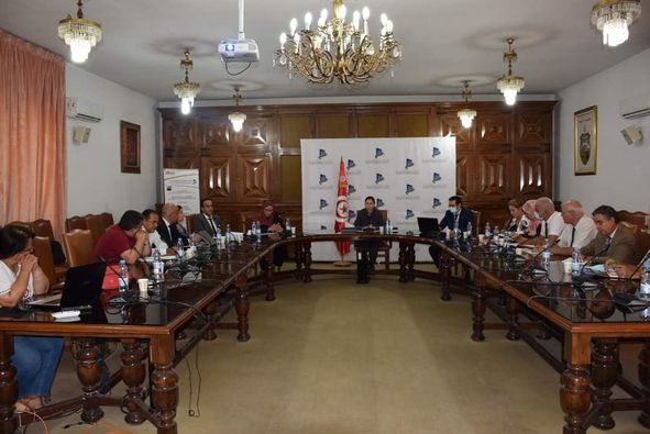 تركيز محطات الإستراحة والخدمات بالطريق السيارة.. محور جلسة عمل بوزارة التجهيز والاسكان