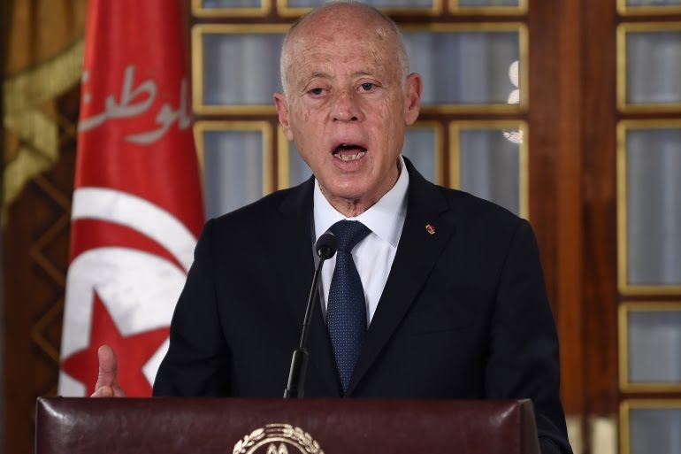 سنة على الإجراءات الاستثنائية: نفس الإخفاقات الاقتصادية والاجتماعية.. اضطراب سياسي وتراجع في الحقوق والحريات