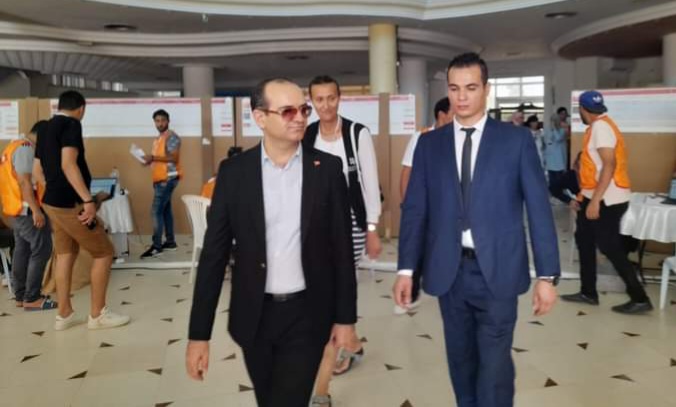 بوعسكر يتابع سير عملية تجميع نتائج الاستفتاء بسوسة