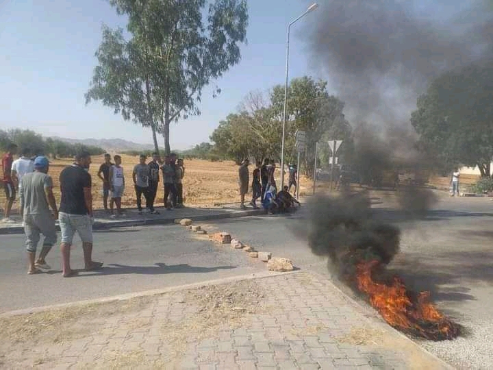 منزل بوزيان: احتجاجات وقطع الطريق بسب غياب الماء...