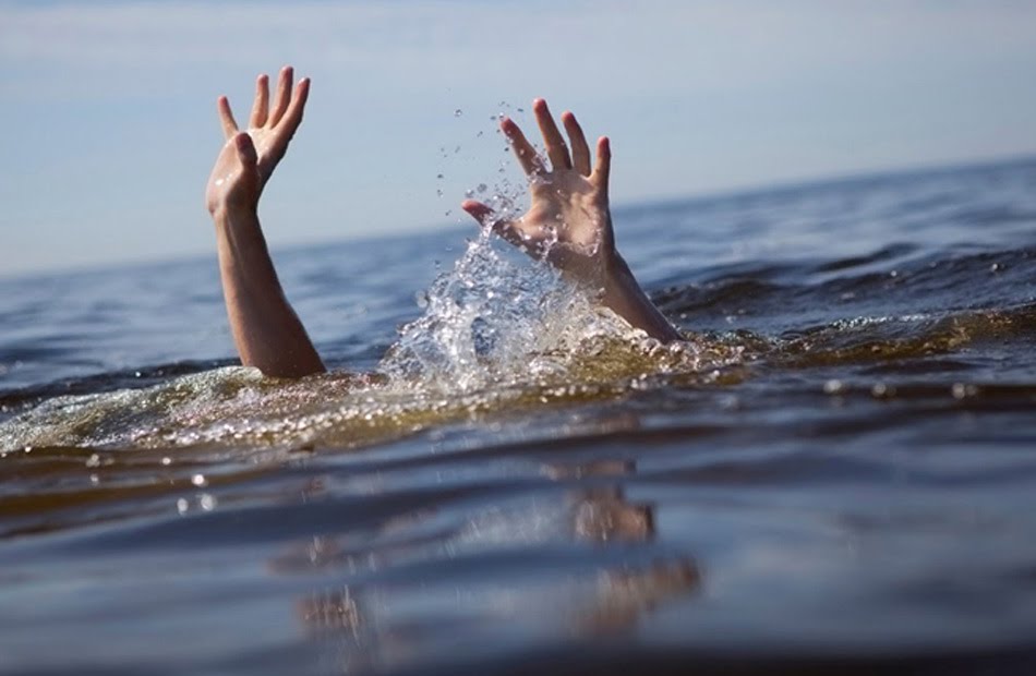 غرق عائلة كاملة في شاطئ البوغاز بغار الملح