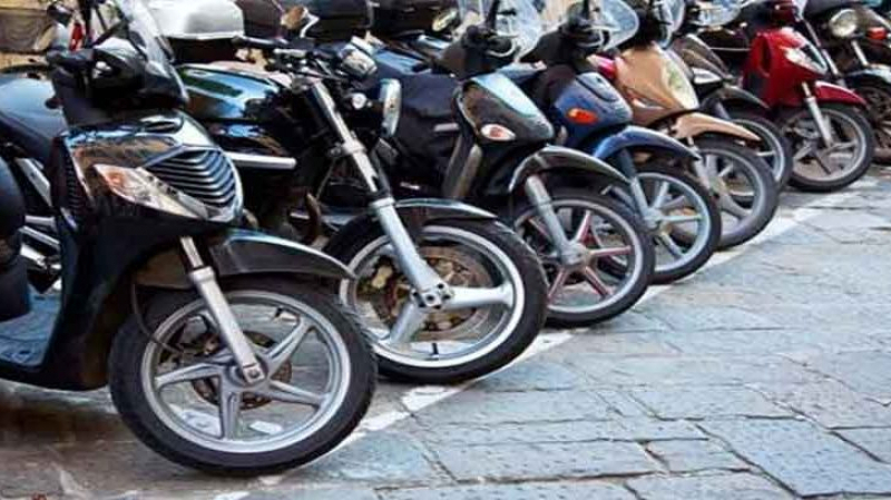 تنشط بين 3 ولايات.. الاطاحة بعصابة مختصة في سرقة الدراجات النارية برأس الجبل