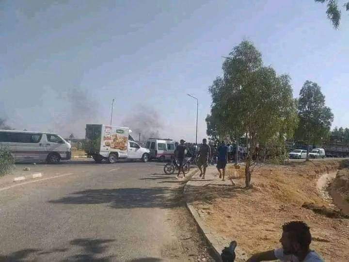 منزل بوزيان.. عودة الاحتجاجات وقطع الطريق بسبب تواصل انقطاع الماء منذ 10 أيام 