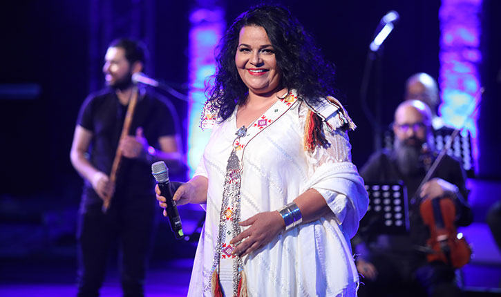 مهرجان قفصة الدولي.. الفنانة زهرة لجنف لـ" الصباح نيوز " : سعيدة بلقاء جمهور المهرجان و إسعاد أبناء البلد