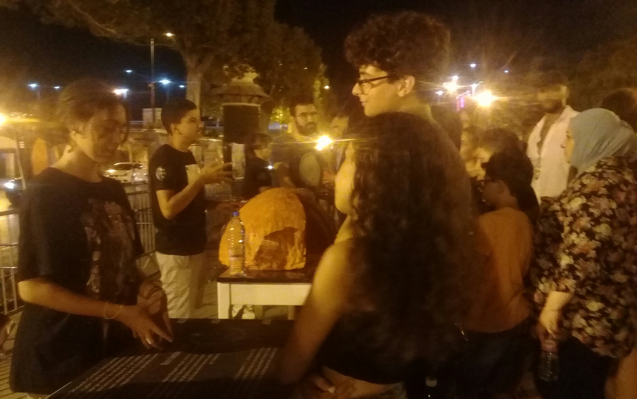  ليلة النجوم بشارع الحبيب بورقيبة : تعريف بالكواكب و إطلالة على القمر و زحل !
