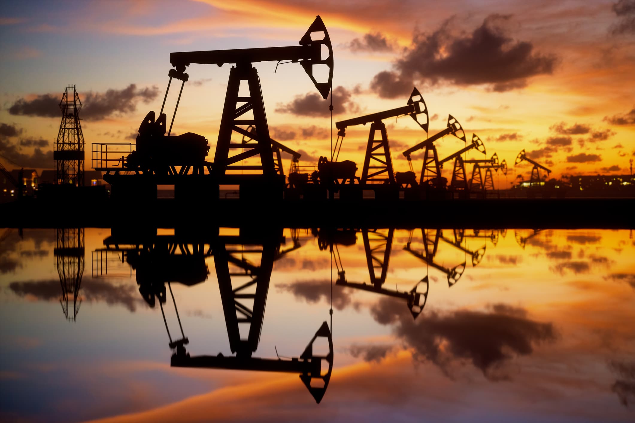تراجع حاد لأسعار النفط في بداية أسبوع التداول الجديد