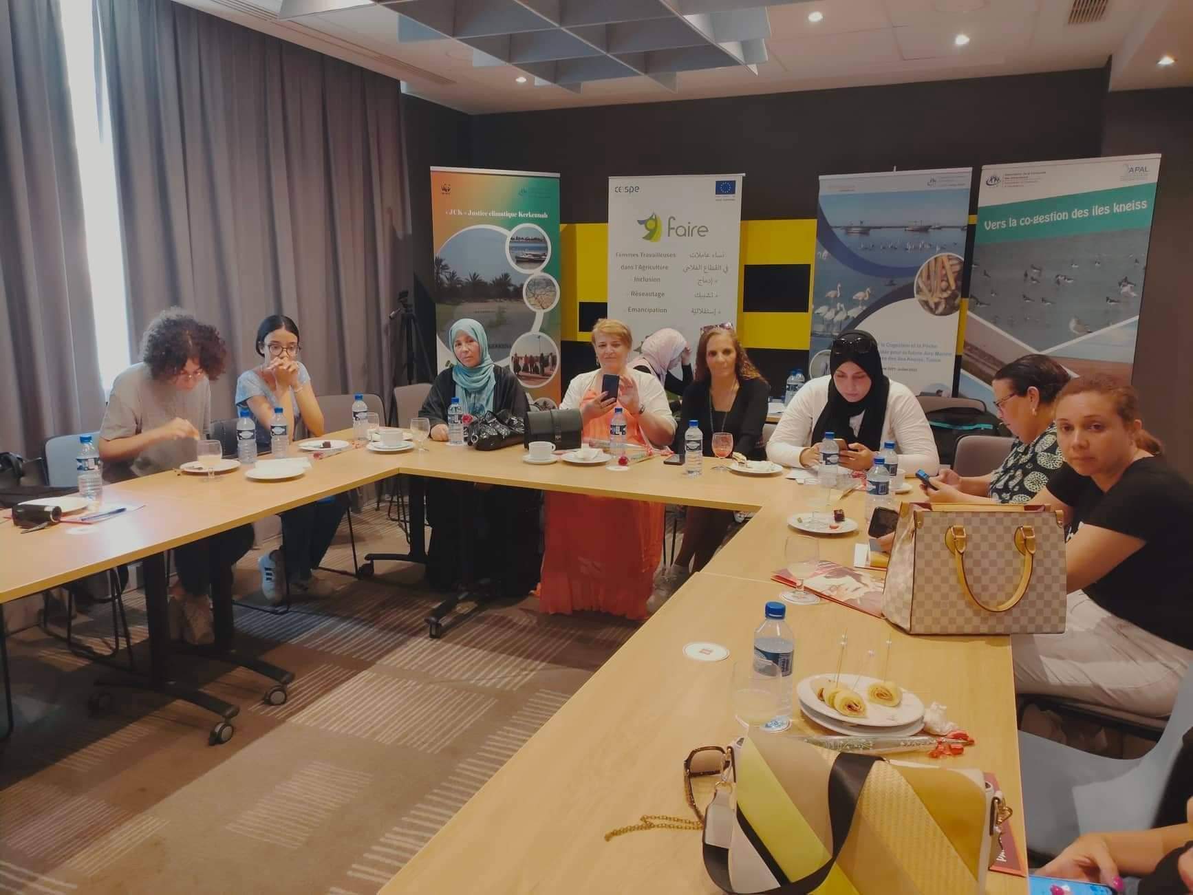 دور المرأة في تحقيق العدالة الإجتماعية والتنمية محور مائدة مستديرة  لجمعية تواصل الأجيال بصفاقس