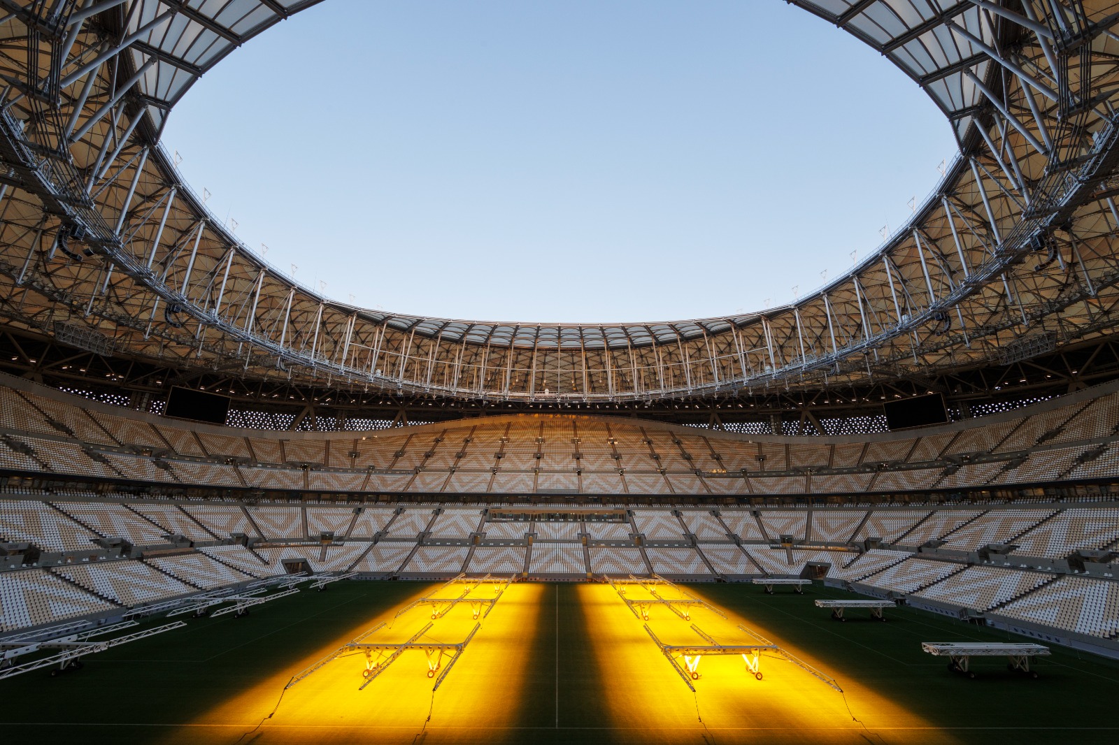  يجمع بين بطلي الدوريين السعودي والمصري.. قطر تستضيف كأس سوبر لوسيل