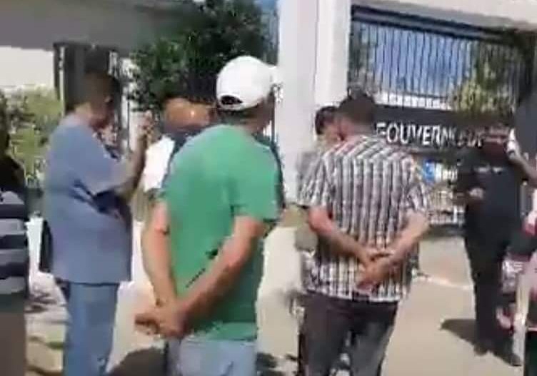 القيروان.. سواق التاكسي الفردي يحتجون وبالرخص يطالبون