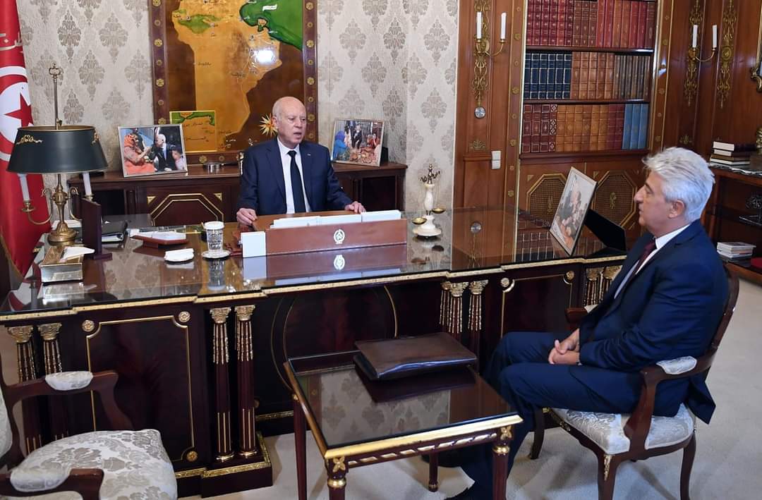 فحوى لقاء رئيس الجمهورية بوزير الدفاع