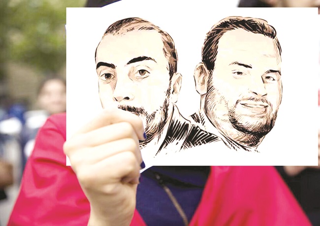 قيس سعيد يفتح الملف المغلق منذ 8 سنوات.. أي علاقة لمسؤولين تونسيين باختفاء الصحفيين القطاري والشورابي؟
