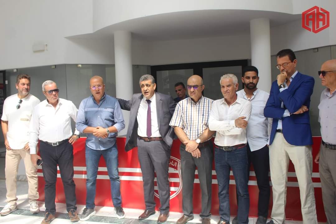 نقطة ضوء وسط العتمة ..التحالف من أجل النادي الافريقي يسعد عددا كبيرا من شبان النادي 
