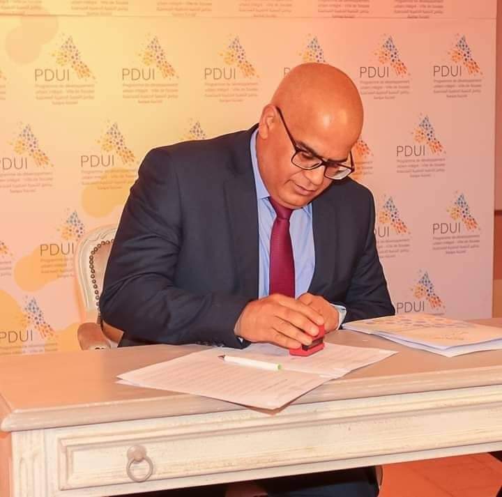 ما الذي دفع رئيس بلدية مساكن لتقديم استقالته ؟