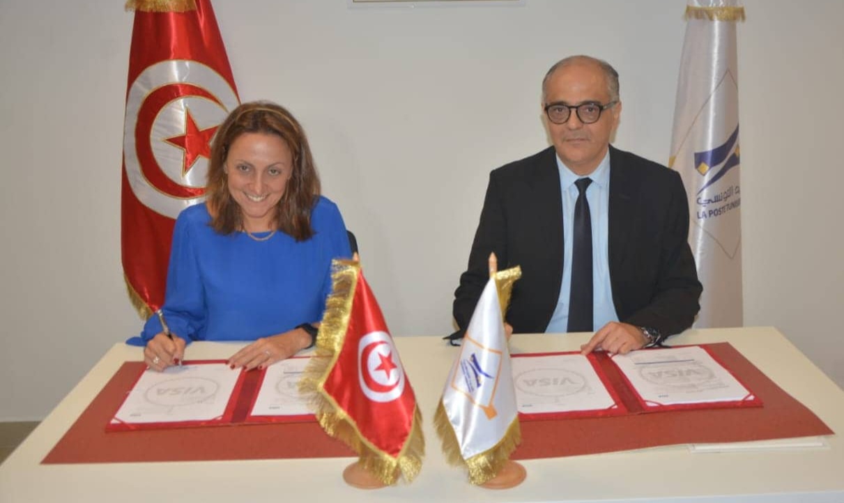 البريد التونسي وفيزا العالمية يوقعان على إتفاقية شراكة لتطوير خدمات نقديات جديدة