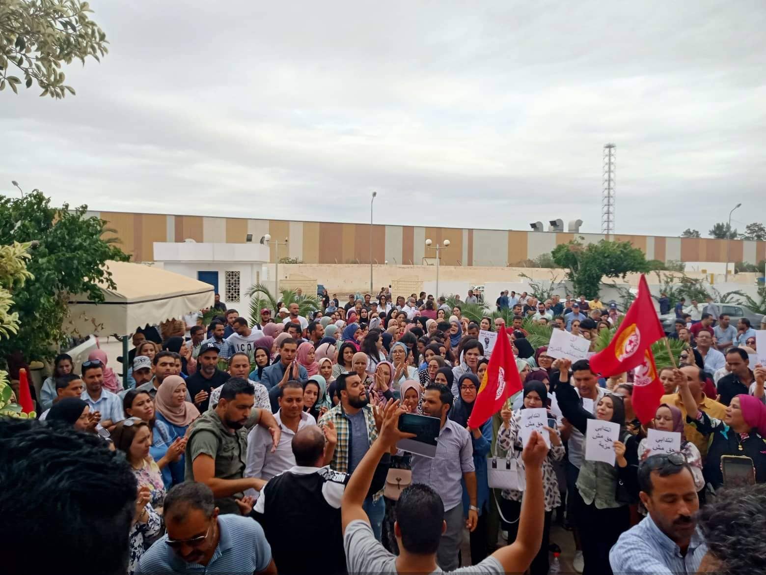 الكاتب العام المساعد للجامعة العامة للتعليم الثانوي بصفاقس لـ"الصباح":  5 آلاف شغور في معاهدنا  ..وتلاميذ دون أساتذة وقاعات تدريس