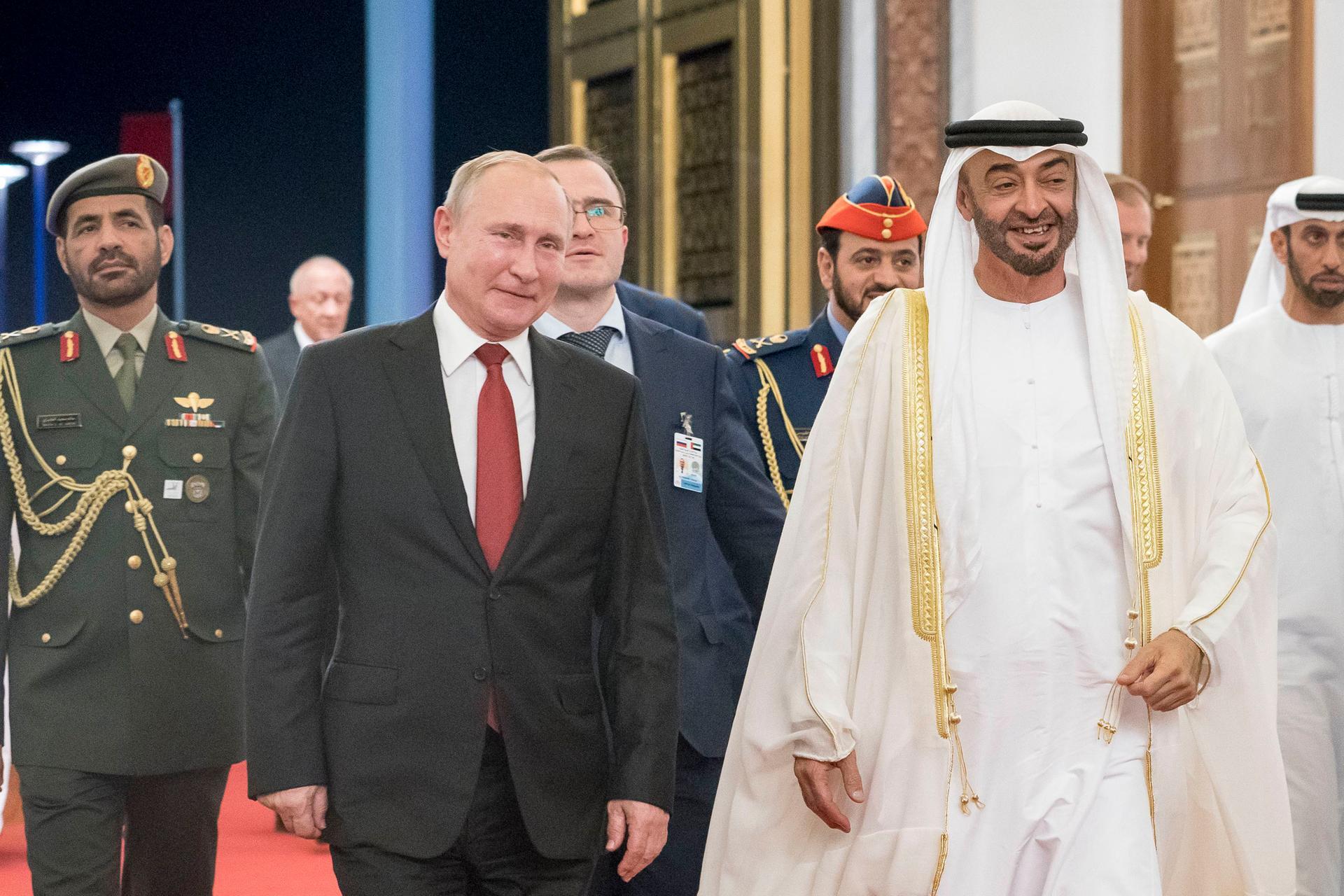 رئيس الإمارات يزور روسيا غدا ويلتقي بوتين