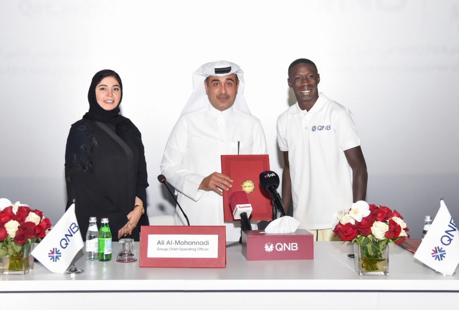 نجم التيك توك خابي لام سفيراً للعلامة التجارية لمجموعة QNB خلال بطولة كأس العالم لكرة القدم FIFA  قطر 2022