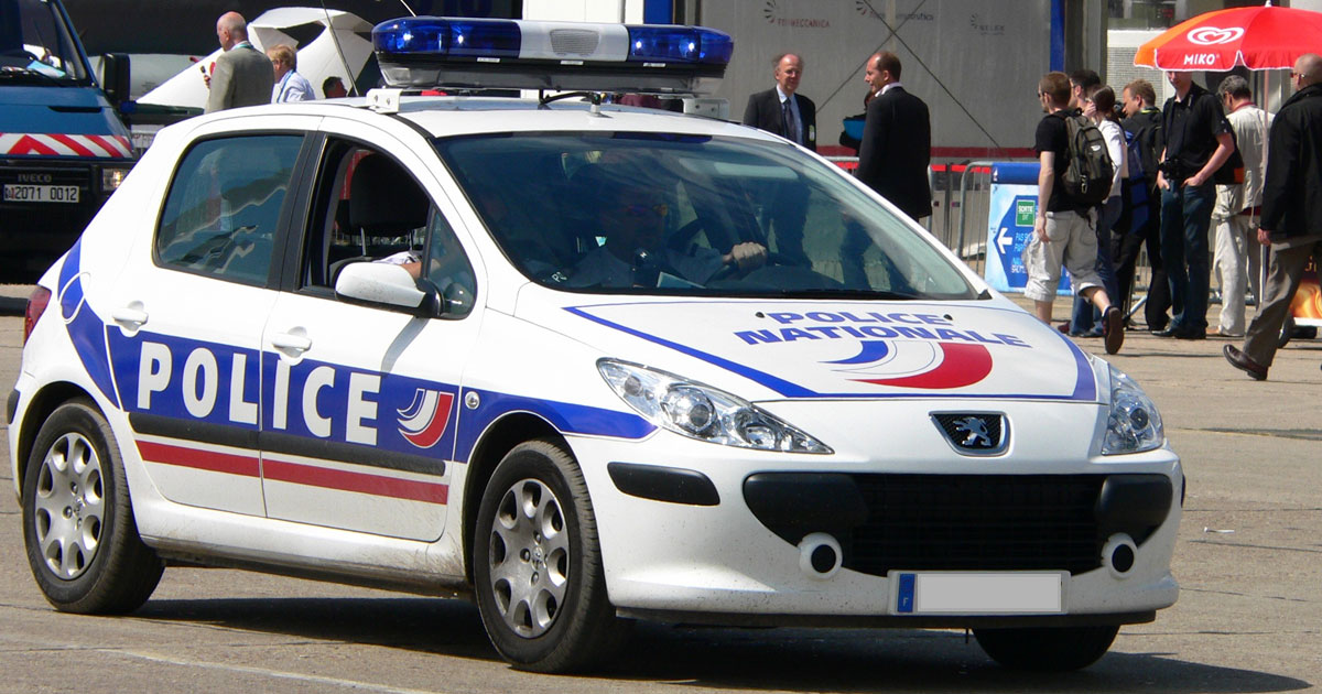 ملاحقة امرأة بتهمة "قتل واغتصاب" طفلة عثر على جثتها داخل حقيبة بباريس