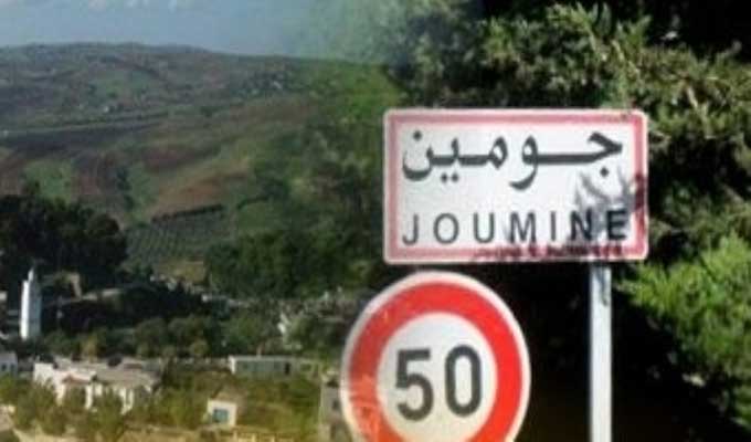 جومين..الاولياء يغلقون المدرسة الابتدائية القرية