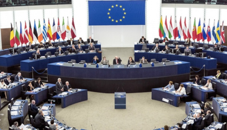 البرلمان الأوروبي يمنح جائزة ساخاروف لحقوق الإنسان إلى شعب أوكرانيا
