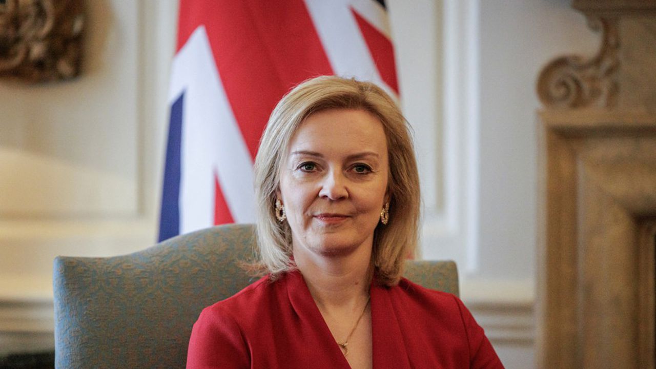 "ليز تراس" تعلن استقالتها من منصبها كرئيسة لوزراء بريطانيا