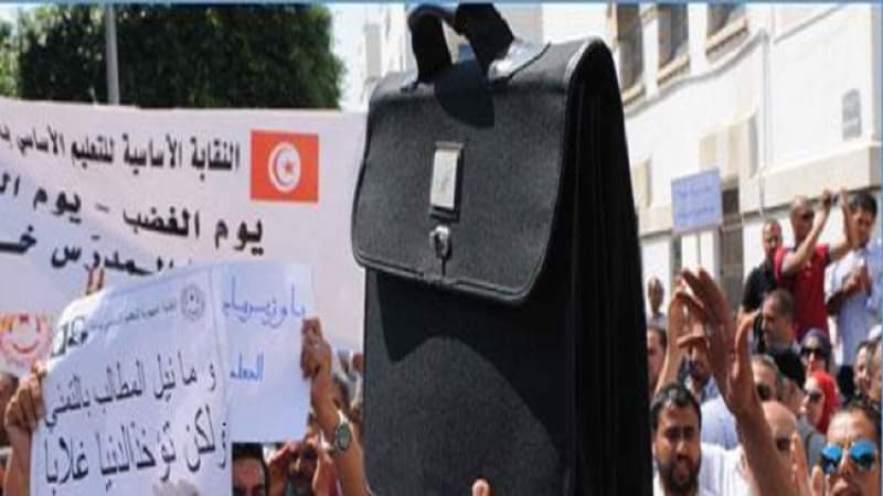 بعد فشل الجلسة التفاوضية..  احتجاجات المعلمين النواب متواصلة 