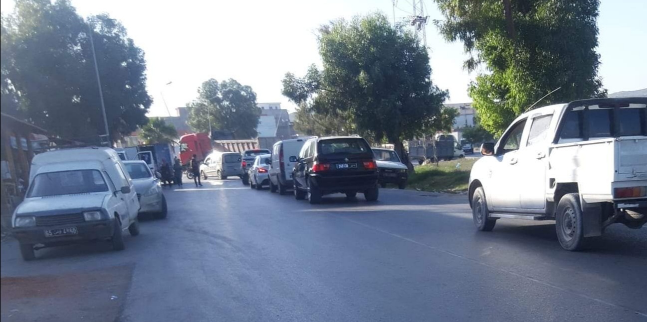 الختمين.. قطع الطريق الوطنية رقم 8 بين تونس وبنزرت