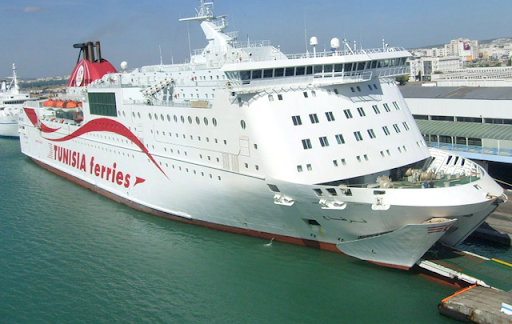 الميناء التجاري بجرجيس ..وصول باخرة من رومانيا   على متنها 27 الف و500طن من القمح العلفي 