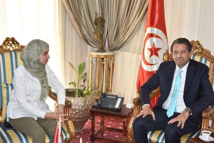 والي سوسة يكرّم المتوّجة في المسابقة العربية للذكاء الإصطناعي وانترنات الأشياء 