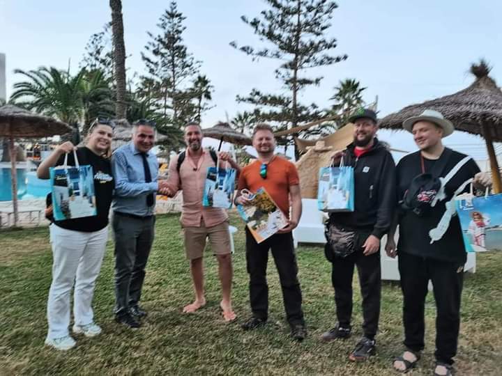 المنستير .. فريق تلفزي من روسيا يزور الجهة في اطار الترويج للسياحة والتعريف بالموروث الثقافي والغذائي التونسي