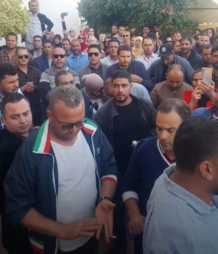  القيروان..الأمن يمنع المعلمين النواب  المحتجين من إقتحام  المندوبية الجهوية للتربية