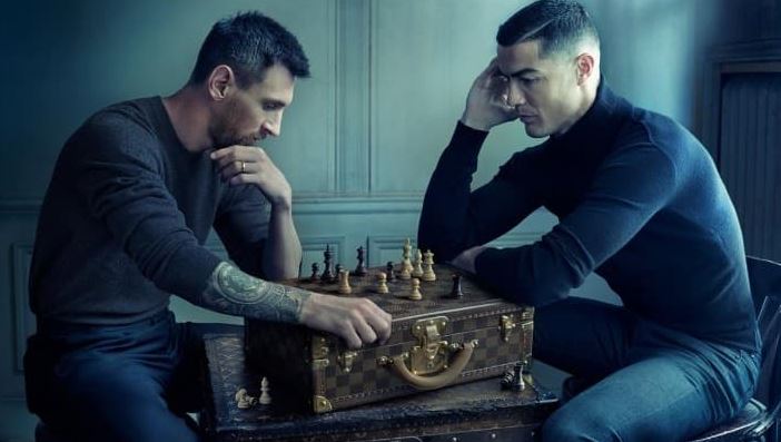 عشية انطلاق مونديال قطر 2022.. رونالدو وميسي "يلعبان  الشطرنج"!