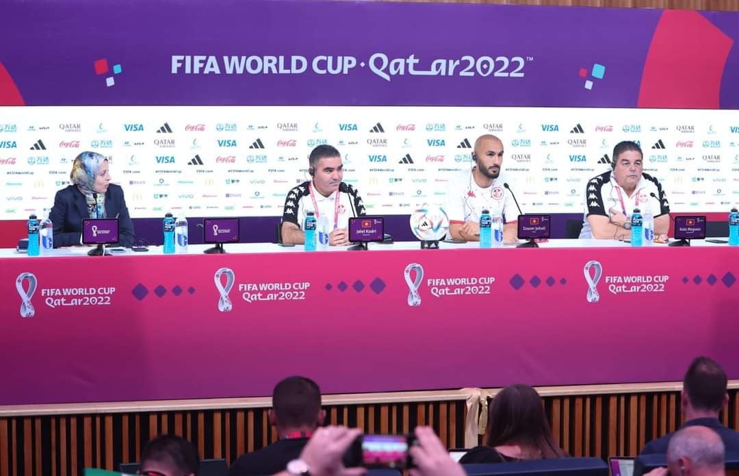 المنتخب الوطني يرتدي اللون الأبيض في لقاء الدنمارك