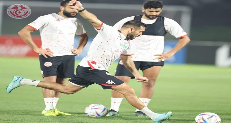 لاعبو الأهلي يساندون علي معلول على طريقتهم الخاصة