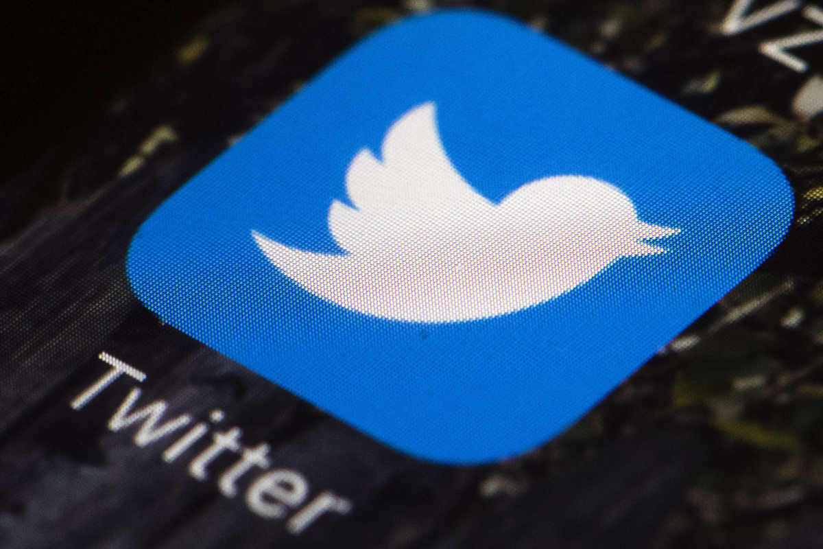 تويتر تعيد إطلاق خدمة "بلو" بسعر أعلى لمستخدمي آبل