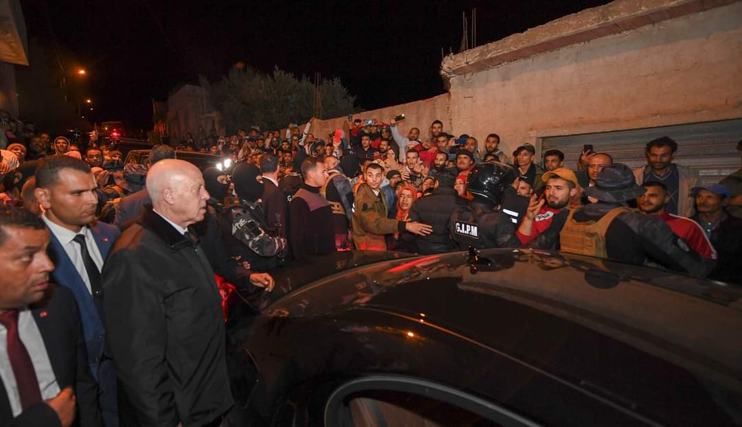 سعيد: من يحتجون امام المسرح لو عرفوا حقيقة وضع الشعب وكان لهم حد أدنى من ماء الوجه لكفوا عن الظهور