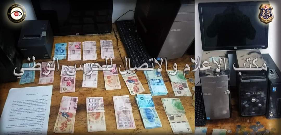 مداهمة محل لتعاطي الرهان الرياضي وحجز شاشات وآلة طباعة... 