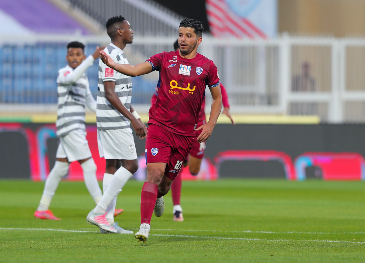 سعد بقير يساهم في فوز أبها على الطائي 