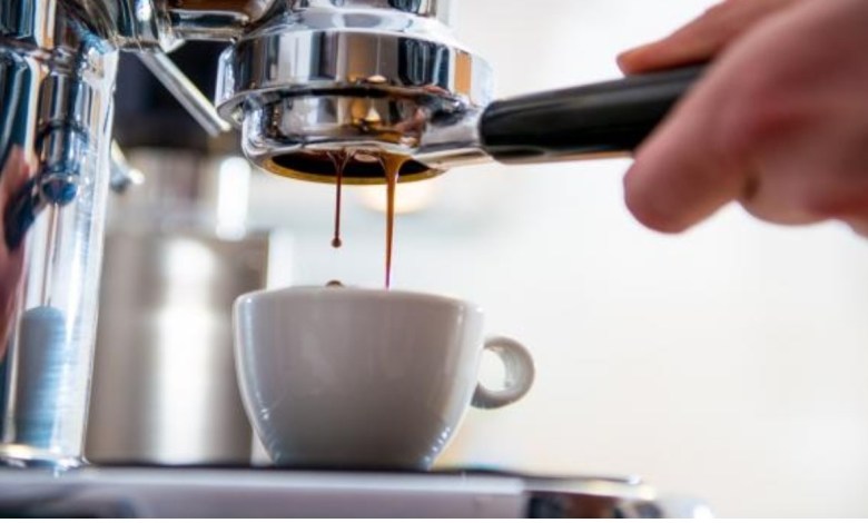 أزمة المواد "المفقودة" تتواصل.. القهوة والحليب يختفيان مجددا من الأسواق