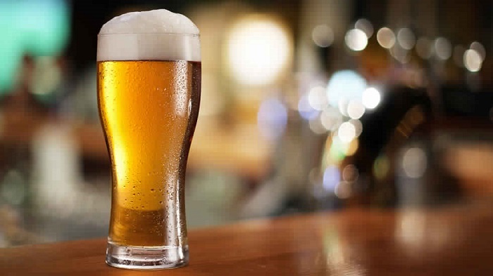  قانون المالية.. قرار جديد يهم بيوعات مُصنعي ومعبئي الخمور والجعة والمشروبات الكحولية