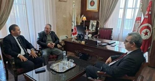 لقاء بين الطبوبي وعميد المحامين ورئيس رابطة الدفاع عن حقوق الإنسان