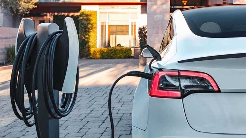 قانون المالية لسنة 2023 يقر تشجيعات على السيارة الكهربائية