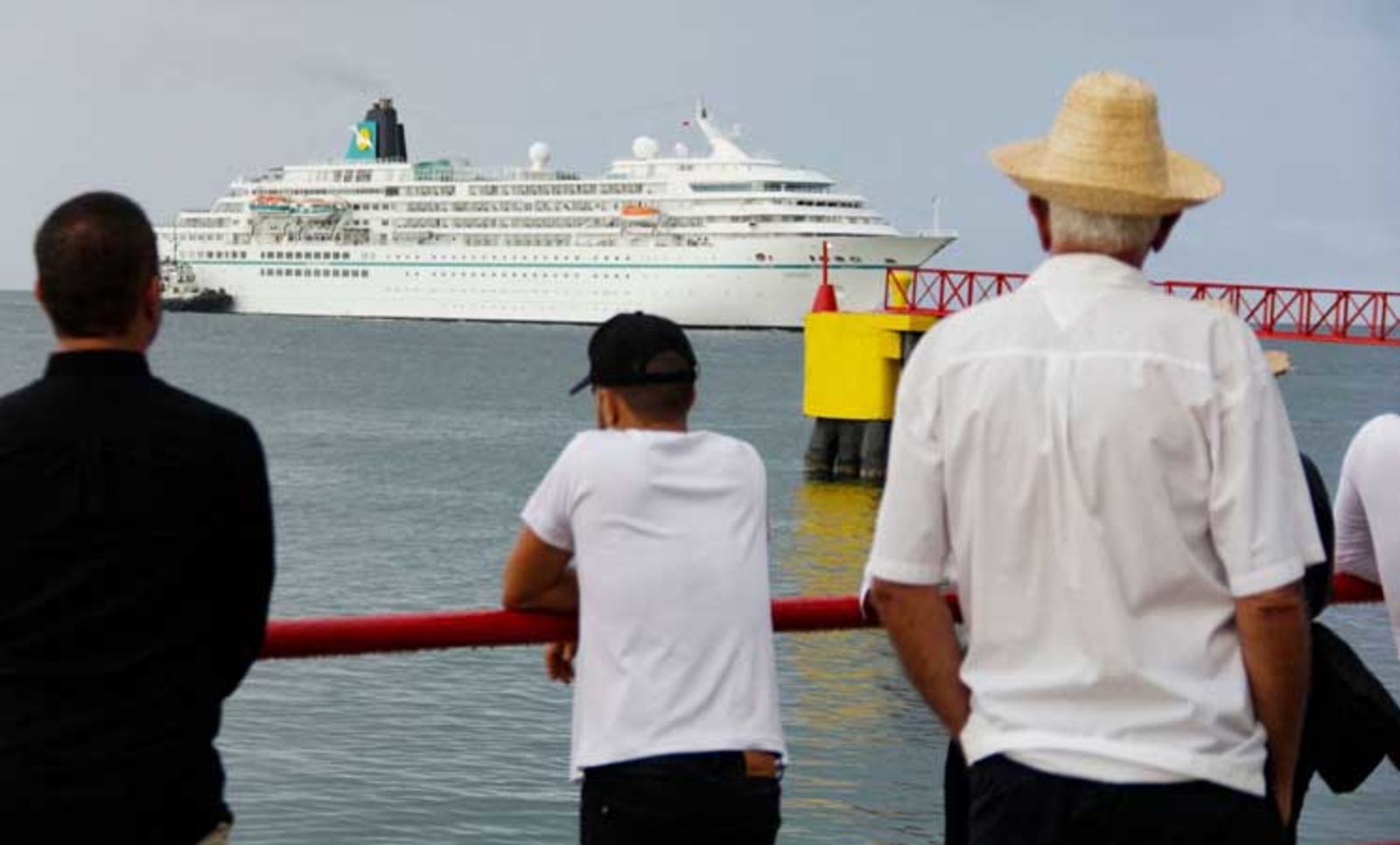 لأول مرة منذ 15 سنة.. فنزويلا تستقبل سفينة سياحية بـ500 راكب قادمة من أوروبا