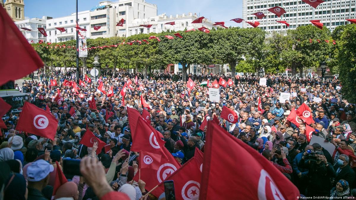 احتجاج.. غضب.. وتوتر اجتماعي: تونس على وقع جانفي "ساخن".. !