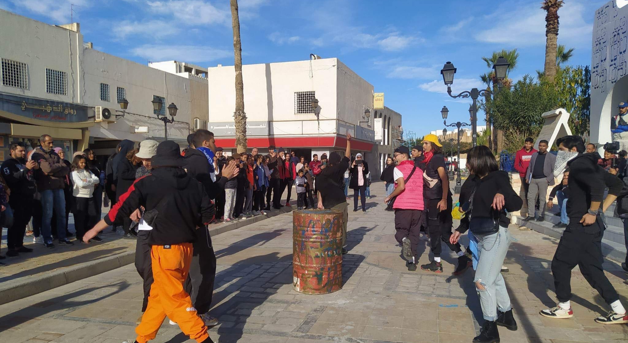 في المهرجان الوطني .. تتويج نادي المسرح بالمركب الثقافي الشيخ إدريس ببنزرت ب3 جوائز ..   